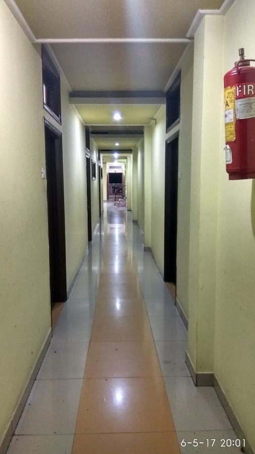 Hotel Varsa Dibrugarh Buitenkant foto